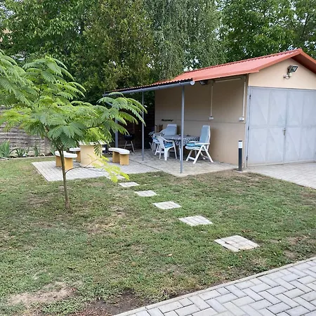 Eszter Vendeghaz 3* Berekfürdő