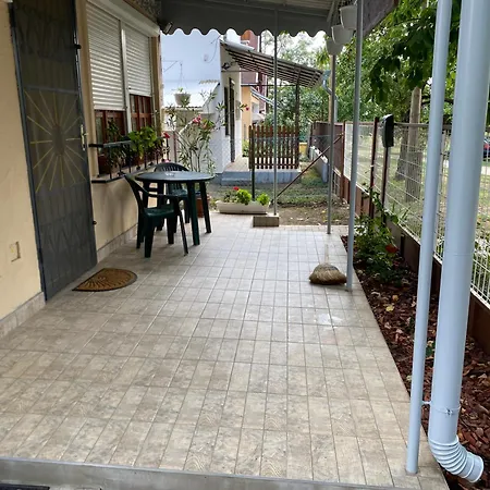 Πανσιόν Eszter Vendeghaz 3*