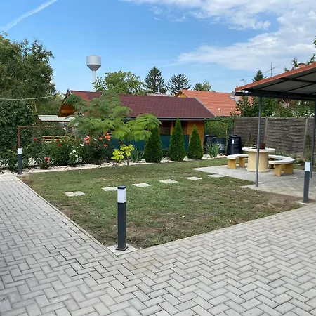 בית הארחה Eszter Vendeghaz Berekfürdő