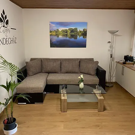 Πανσιόν Eszter Vendeghaz