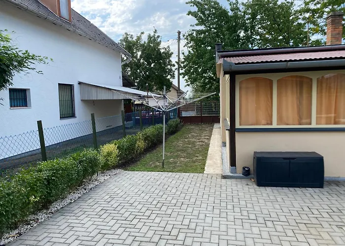 招待所 Eszter Vendeghaz